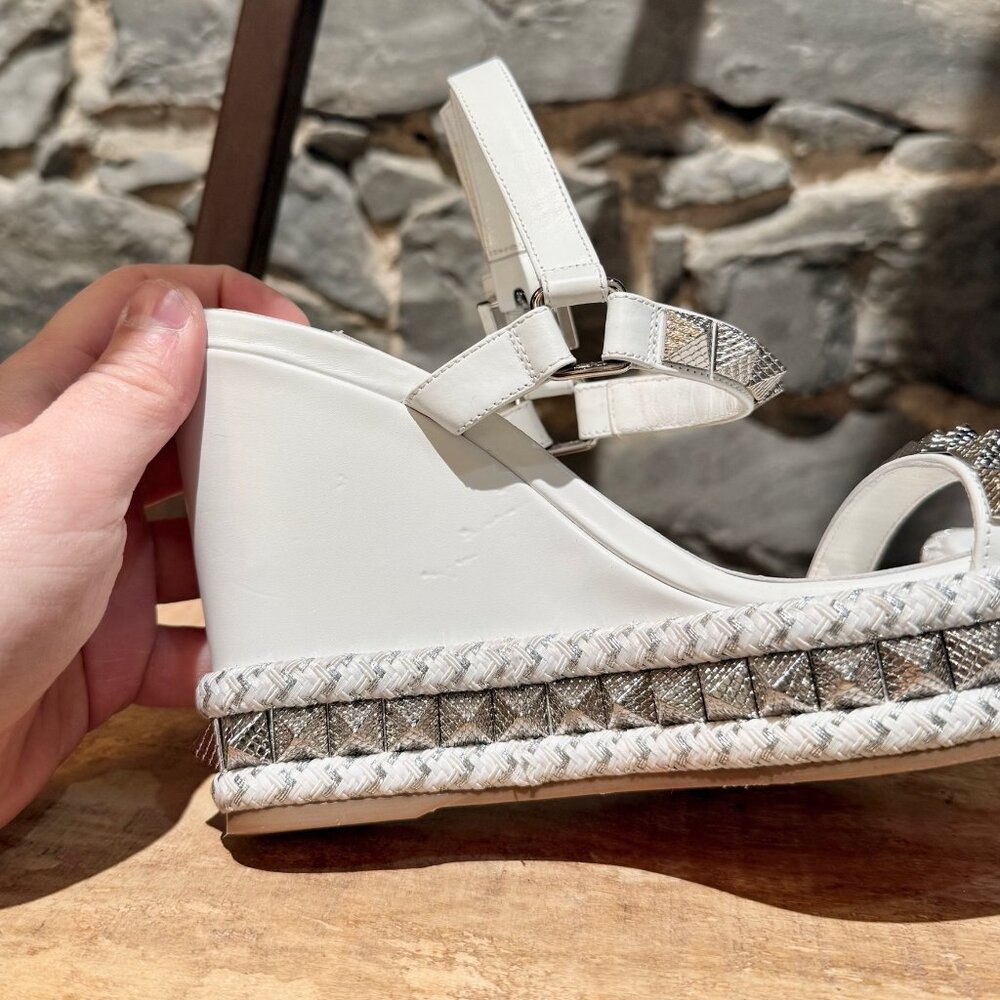Christian Louboutin White Leather Studded Pyraclou Wedge 110 Sandals - Picture 8 of 15